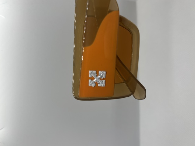 Off-White Olive Frame, Orange Arrow Panel