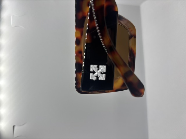 Off-White Tortoise Shell, Silver Arrows