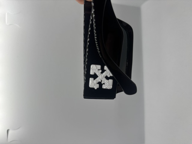 Off-White Jet Black, Crystal White Arrows